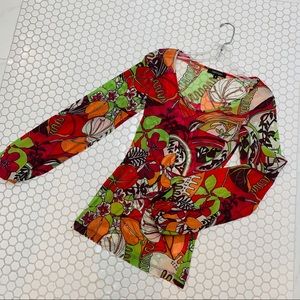 Perfect summer Karen Kane nylon scoop neck top